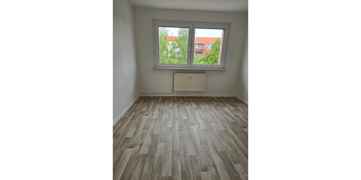 Etagenwohnung Stavenhagen - 3 Zimmer, 59 m&sup2;, 375&euro; | Angebot:24487218