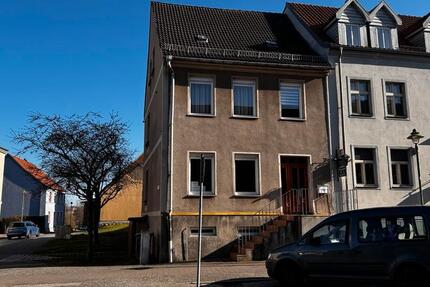 Haus Altentreptow - 6 Zimmer, 140 m&sup2;, 125.000&euro; | Angebot:23816943