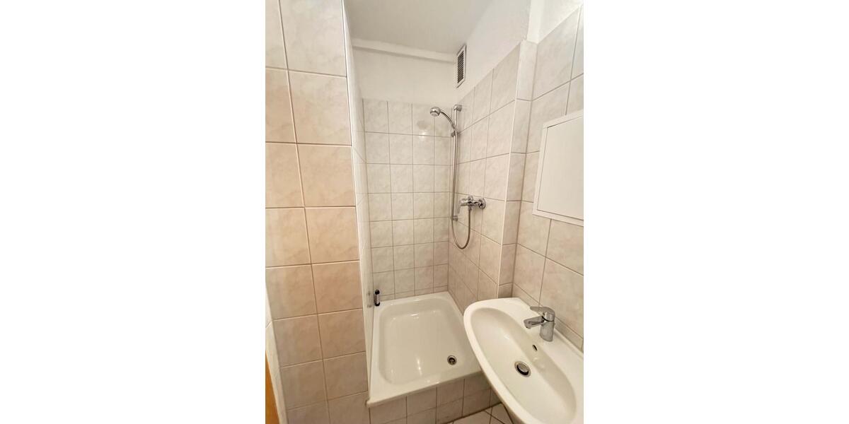 Etagenwohnung Neubrandenburg Carlshöhe - 1 Zimmer, 25 m&sup2;, 170&euro; | Angebot:25918372