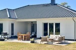 HORN IMMOBILIEN ++ Winkelbungalow 5 km bis Neubrandenburg, Baujahr 2022, Doppelgarage + Carport - Einfamilienhaus Sponholz | Angebot:23673755