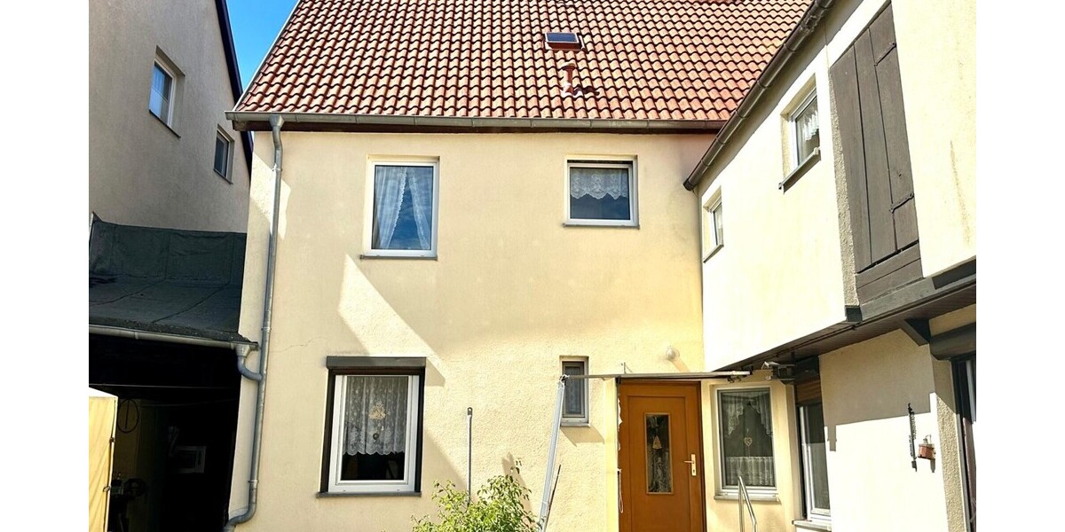 HORN IMMOBILIEN ++ Reihenmittelhaus in Burg Stargard, zentrale Lage - Zweifamilienhaus Burg Stargard | Angebot:27119867