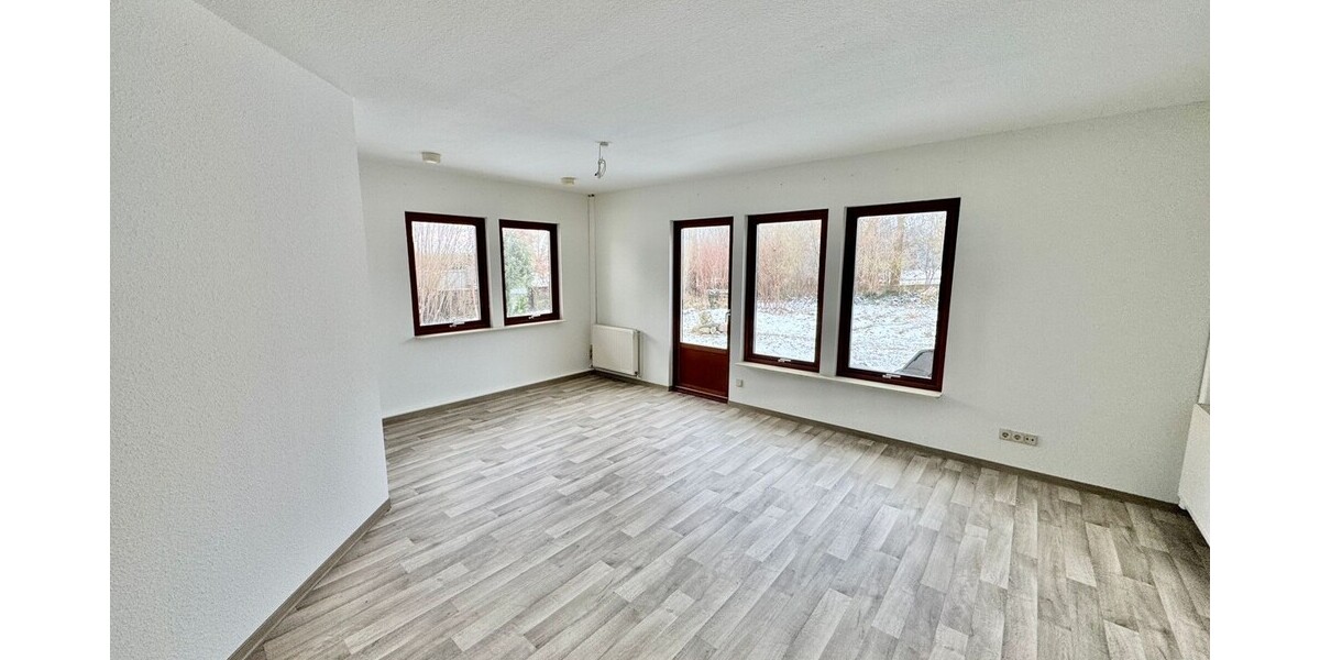 HORN IMMOBILIEN ++ ca. 8 km bis Neubrandenburg ++ ein großes Haus mit 5 Zimmern - Einfamilienhaus Groß Teetzleben / Lebbin Lebbin | Angebot:24522917