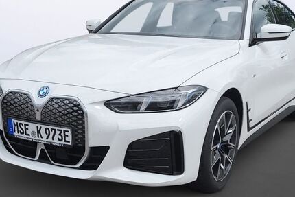 BMW i4 2.500 km 55.910 &euro; Neubrandenburg/Hellfeld 17039