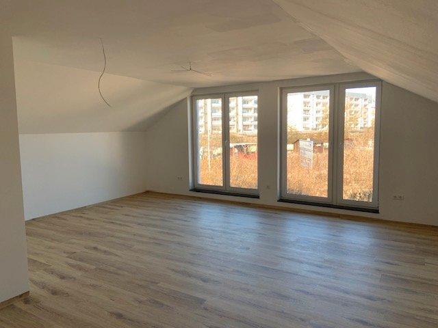 Maisonettenwohnung Neubrandenburg Carlshöhe - 3 Zimmer, 150 m&sup2;, 1.500&euro; | Angebot:26604402