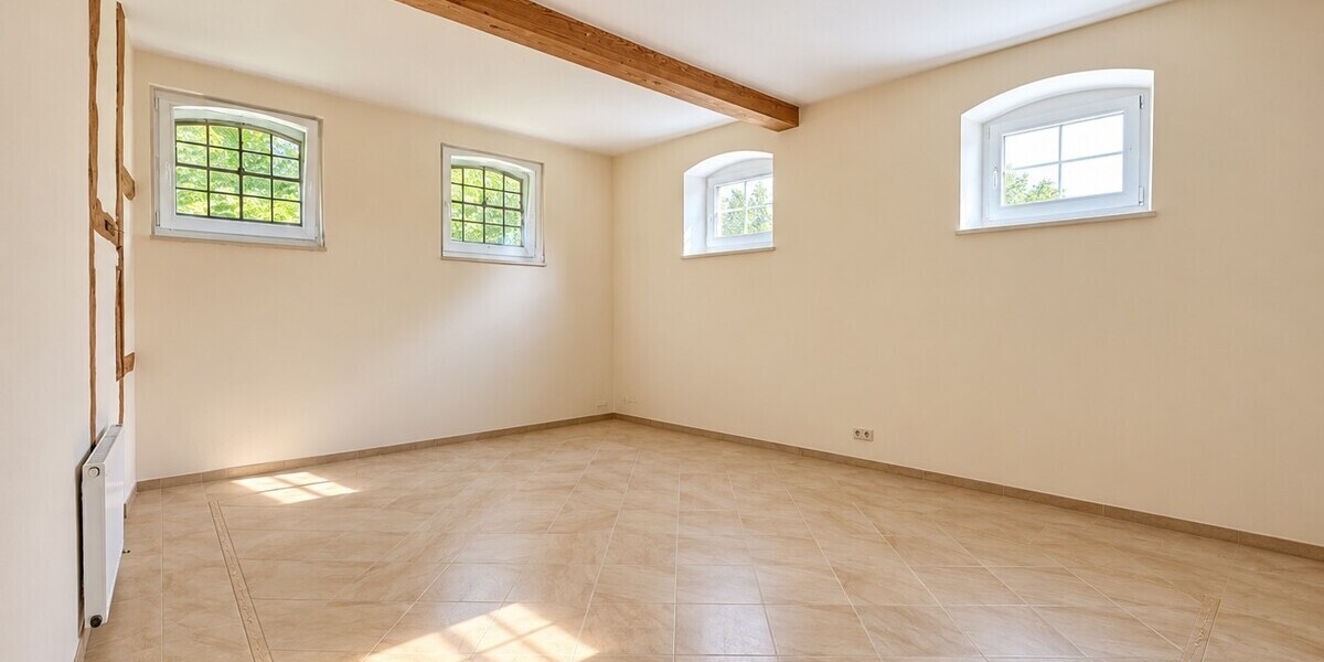 HORN IMMOBILIEN Denkmalgeschütztes Wohnhaus mit historischem Pferdestall, Breesen bei Neubrandenburg - Einfamilienhaus Breesen / Schwandt Schwandt | Angebot:27512083