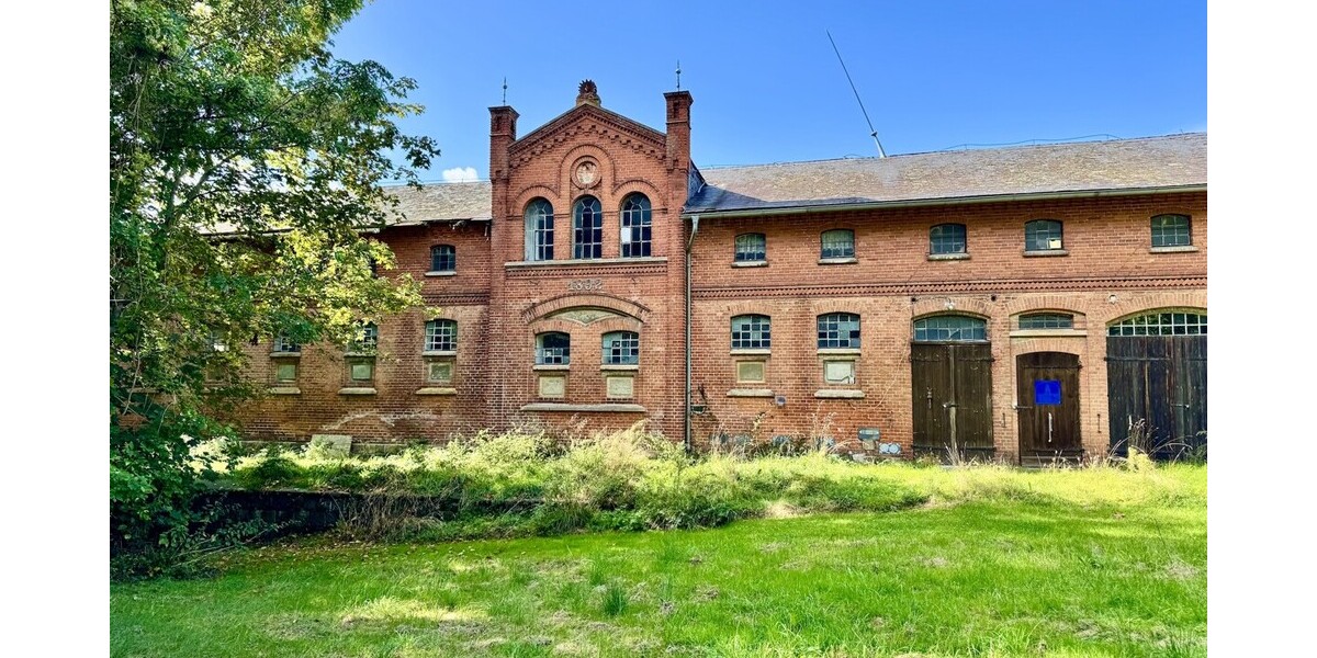 HORN IMMOBILIEN Denkmalgeschütztes Wohnhaus mit historischem Pferdestall, Breesen bei Neubrandenburg - Einfamilienhaus Breesen / Schwandt Schwandt | Angebot:27512083