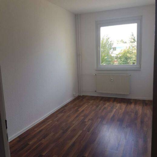 Etagenwohnung Neubrandenburg Oststadt - 3 Zimmer, 61 m&sup2;, 270&euro; | Angebot:25739582