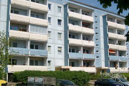 Wohnung Neubrandenburg Reitbahnviertel - 3 Zimmer, 60 m&sup2;, 275&euro; | Angebot:25737505