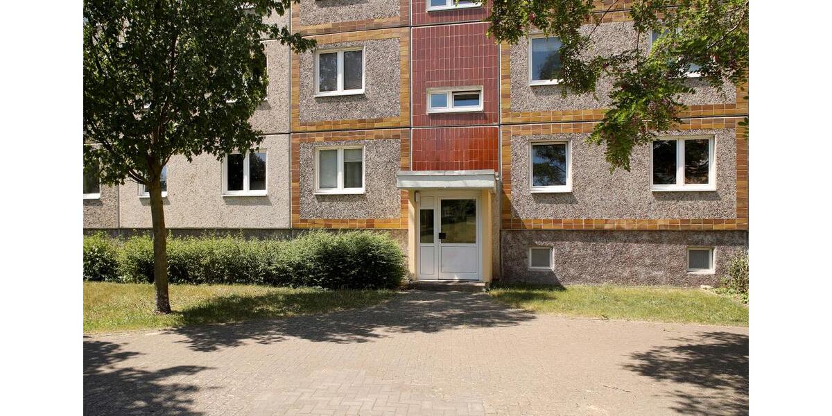 Etagenwohnung Neubrandenburg Datzeberg - 4 Zimmer, 75 m&sup2;, 319&euro; | Angebot:25977052