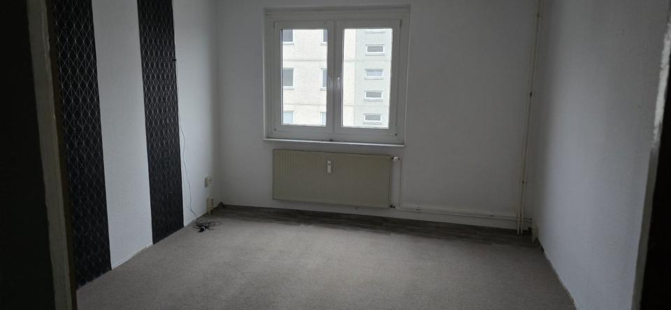 Etagenwohnung Burg Stargard - 4 Zimmer, 80 m&sup2;, 400&euro; | Angebot:24587937