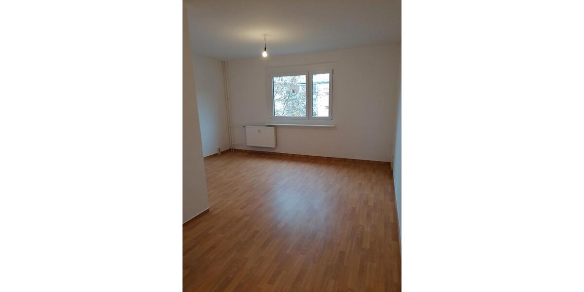 Etagenwohnung Neustrelitz - 3 Zimmer, 62 m&sup2;, 402&euro; | Angebot:25350735