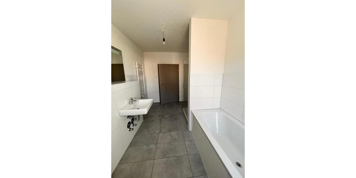 Etagenwohnung Neustrelitz - 2 Zimmer, 78 m&sup2;, 672&euro; | Angebot:23860214