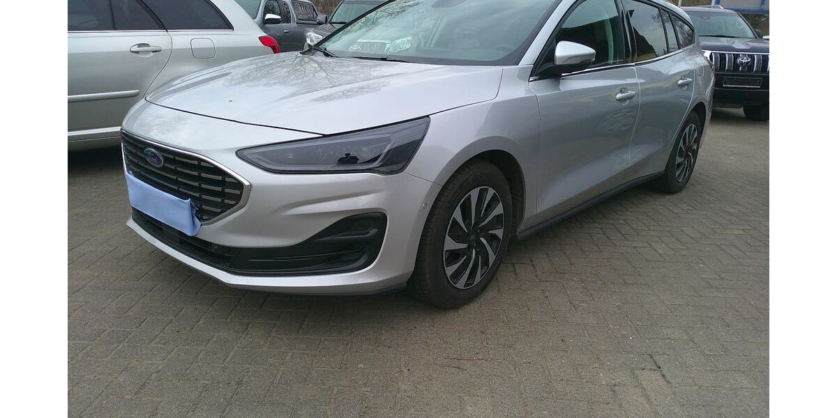 Ford Focus 2.500 km 32.900 &euro; Neddemin 17039