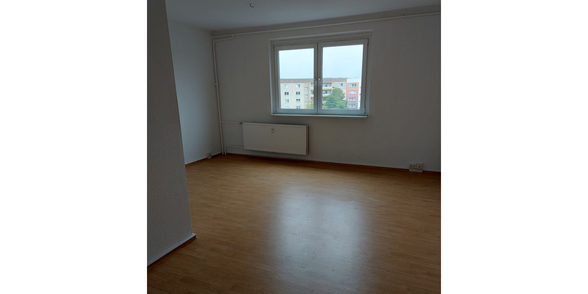 Etagenwohnung Neustrelitz - 3 Zimmer, 62 m&sup2;, 340&euro; | Angebot:25350737