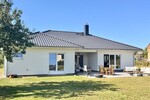 HORN IMMOBILIEN ++ Winkelbungalow 5 km bis Neubrandenburg, Baujahr 2022, Doppelgarage + Carport - Einfamilienhaus Sponholz | Angebot:23673755