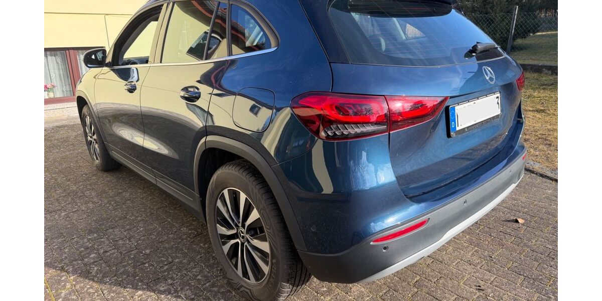 Mercedes-Benz GLA 200 15.500 km 30.900 &euro; Feldberger Seenlandschaft 17258