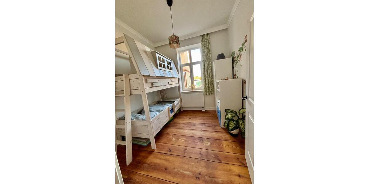 Erdgeschoßwohnung Neustrelitz - 5 Zimmer, 139 m&sup2;, 1.390&euro; | Angebot:25539781