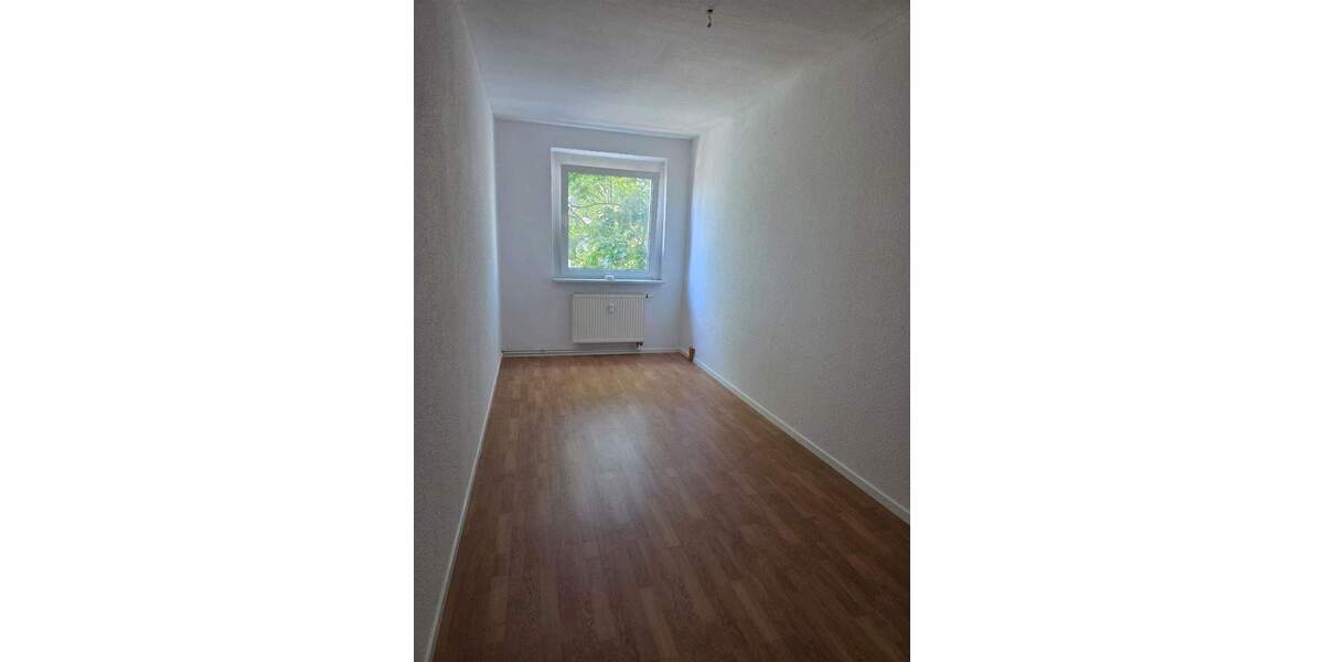 Etagenwohnung Neubrandenburg Oststadt - 4 Zimmer, 76 m&sup2;, 320&euro; | Angebot:25739783