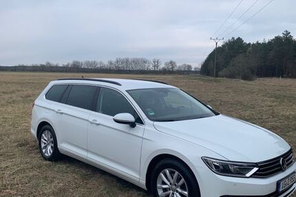 VW Passat Variant 210.000 km 10.900 &euro; Altentreptow 17087