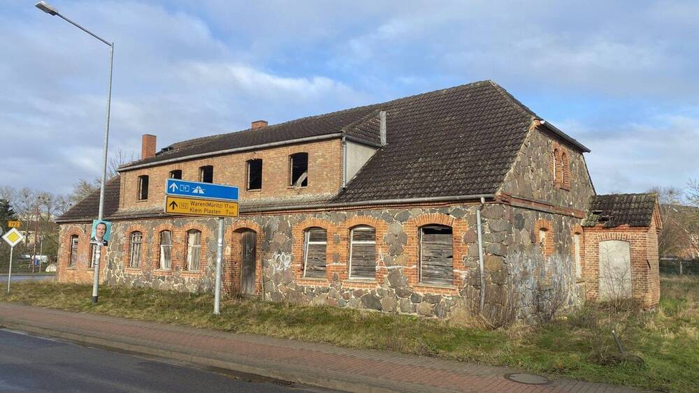 Bauernhaus, Landhaus Möllenhagen - 6 Zimmer, 210 m&sup2;, 66.000&euro; | Angebot:25730985