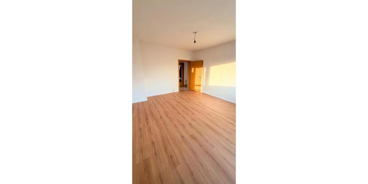 Etagenwohnung Neustrelitz - 4 Zimmer, 76 m&sup2;, 680&euro; | Angebot:24475580