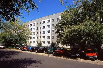 Wohnung Neubrandenburg Carlshöhe - 4 Zimmer, 75 m&sup2;, 500&euro; | Angebot:26496687